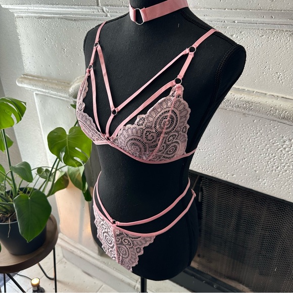 Sweet Mistress | 4pc Baby Pink Strappy Lingerie Set with Flogger - Picture 7 of 7